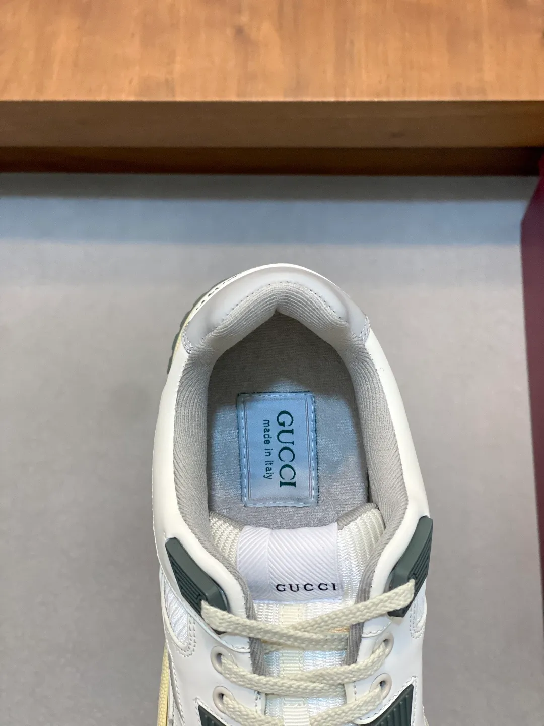 Men's Shoes 💰660 𝐆𝐮𝐜𝐜𝐢 𝐑𝐞-𝐖𝐞𝐛 As the first sneaker created by Sabato De Sarno for Gucci, the Re-Web series reinterprets the brand's classic stripes and sets off the modern silhouette design with bold and unique details. These shoes are crafted from white leather. This new sneaker is ingeniously decorated with many of the brand's classic details, and is equipped with a bright red and green webbing tongue, which will make people fall in love at first sight. White leather treated with a special process for softness and luster, with an embossed grainy texture. Script Gucci logo and interlocking G web label with Interlocking G and script Gucci logo. Rubber outsole with interlocking G detail eyelets. Web tongue. Size: 39-44 (customized for sizes 38 and 45)